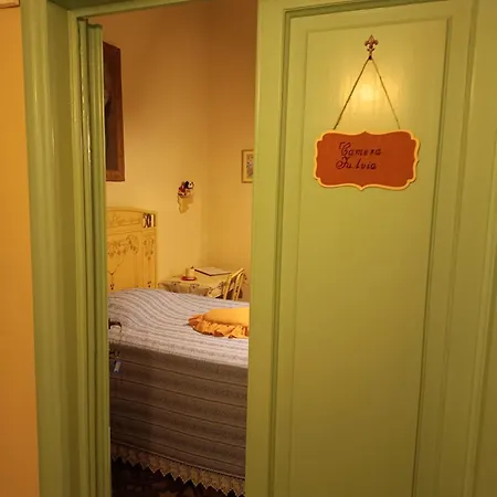 Panzió Elda - In Historic House *