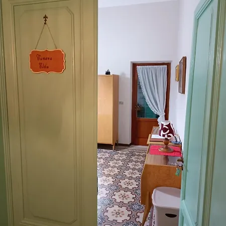 Elda - In Historic House Bed & Breakfast *