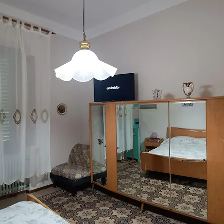 Bed & Breakfast Elda - In Historic House *